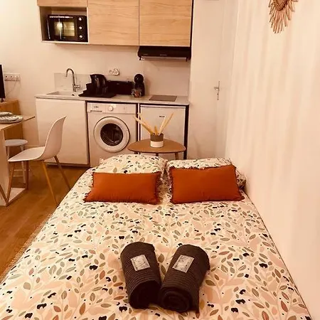 Le Wild Terracotta Apartment *