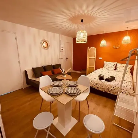 Le Wild Terracotta Apartment